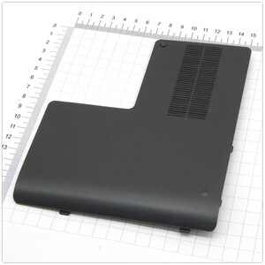 Заглушка корпуса жесткого диска, оперативной памяти ноутбука Toshiba C850D DPK13N0-ZWA0D01